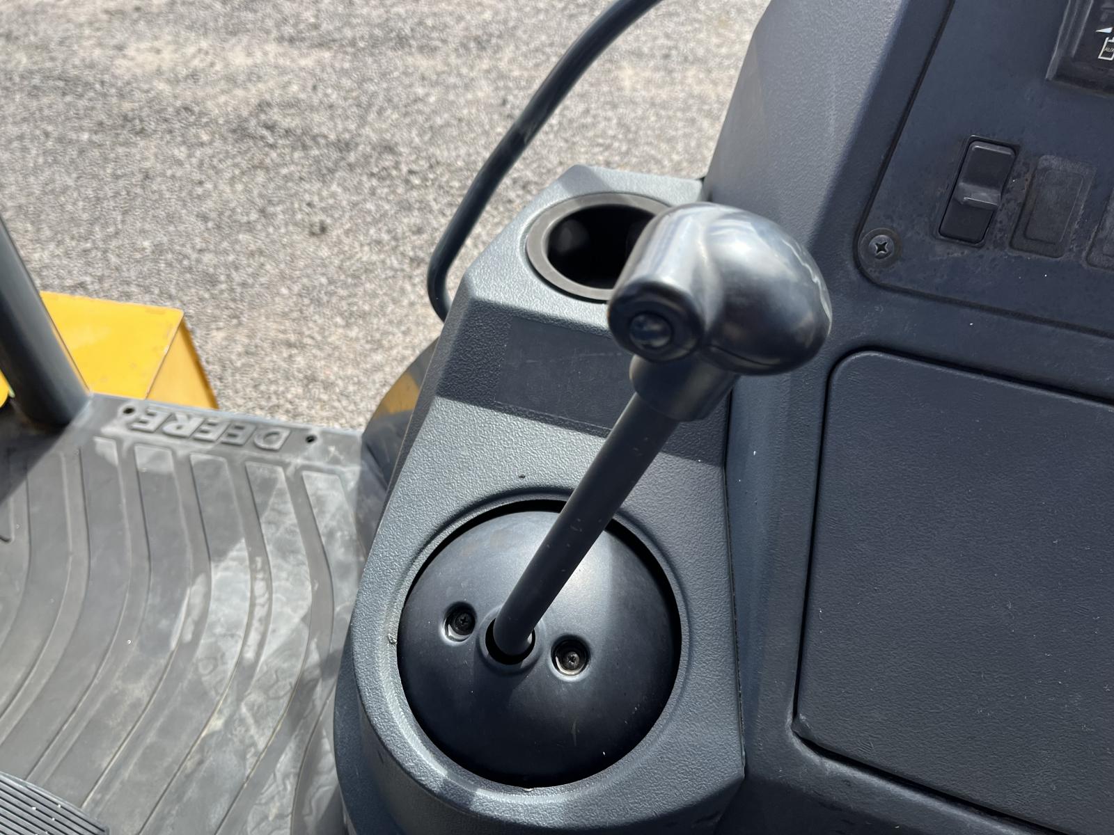 ./imagenes/INVOICE/2019/17207/JOHN DEERE 310SK (18).JPG